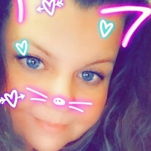 Meet your Posher, Carla